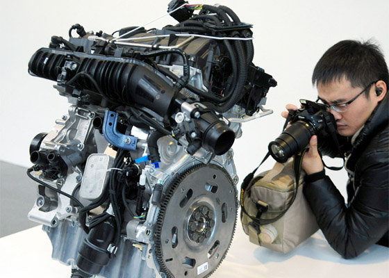 How powerful is the world's largest engine? Consuming 13000 liters of fuel per hour and providing nearly 110000 horsepower